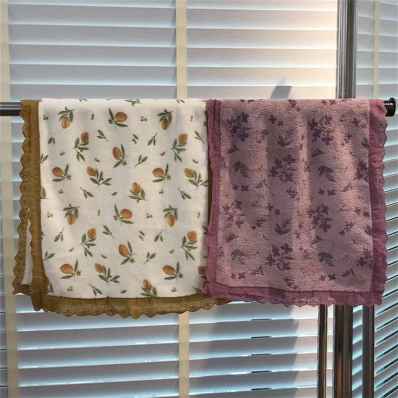 Home Textiles Towel Set - ผ้าขนหนูสไตล์คู่รักพร้อมลูกไม้ลายดอกไม้สไตล์นุ่มเป็นมิตรกับผิวดูดซับแห้งเร็วไม่มีการหลุดร่วงผ้าขนหนูสำหรับใช้ในบ้าน 2 ชิ้น/เซ็ต ZI776
